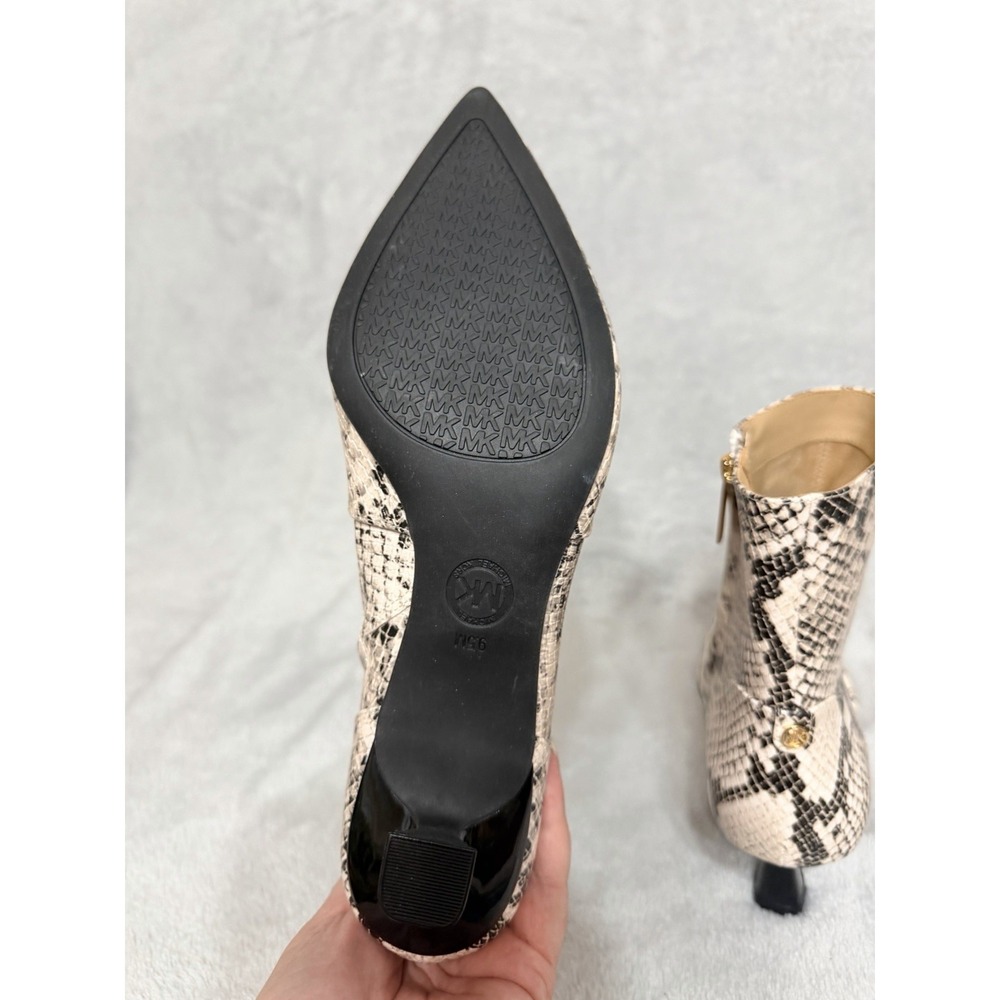Michael Kors NEW Boots Bootie Snake Print Ankle Boots Kitten Heel SZ 9.5 Black - Picture 9 of 11